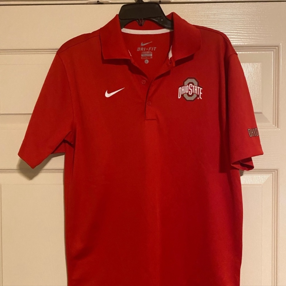 Nike top